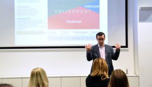 brendiranje proizvoda plavi ured