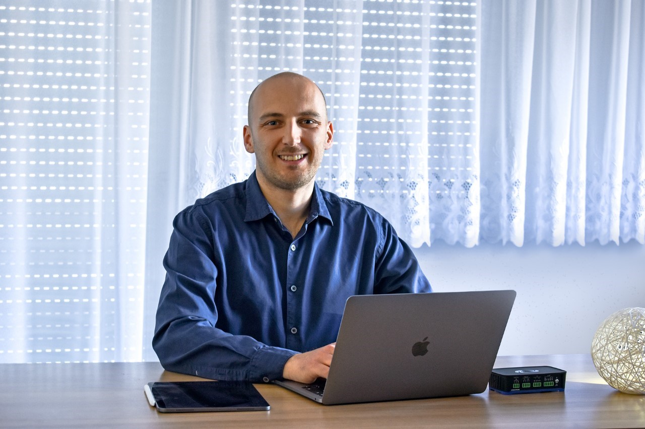 onio interactive zicer plavi ured